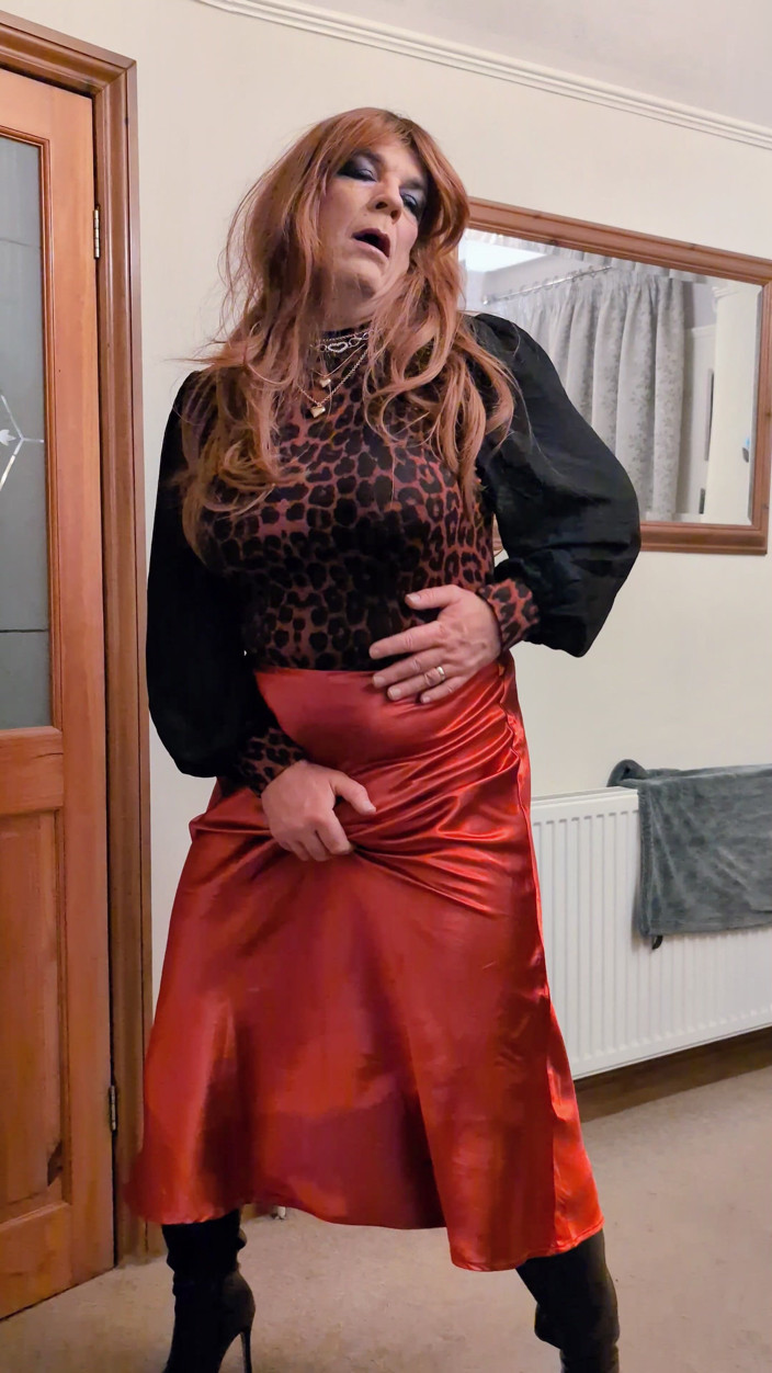 Sarahsatinslut: saatan skart aur taitas