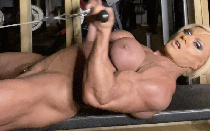 Lisa Cross: Kembali Ke My Gym