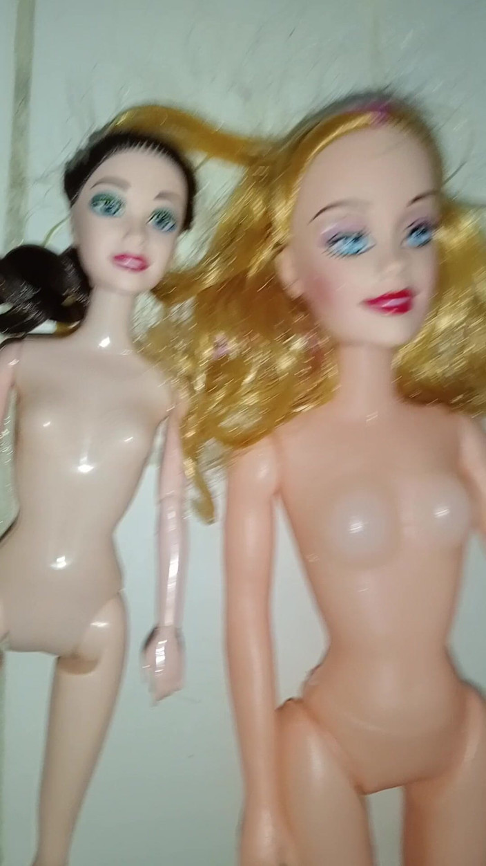 rey10rey10: La mia ragazza sottomessa lily e la sua amica lesbica...