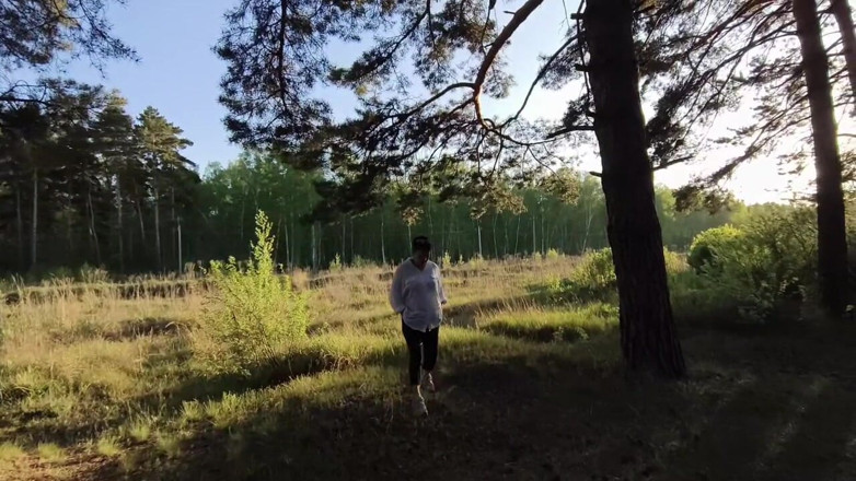Johny84helen: Helen emmène Johnny dans les bois pour baiser