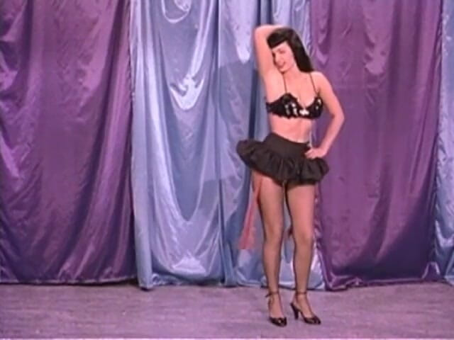 Vintage Usa: Kompilierung. Erotischer tanz und catfight einer retro sexy milf (Kein audio,...