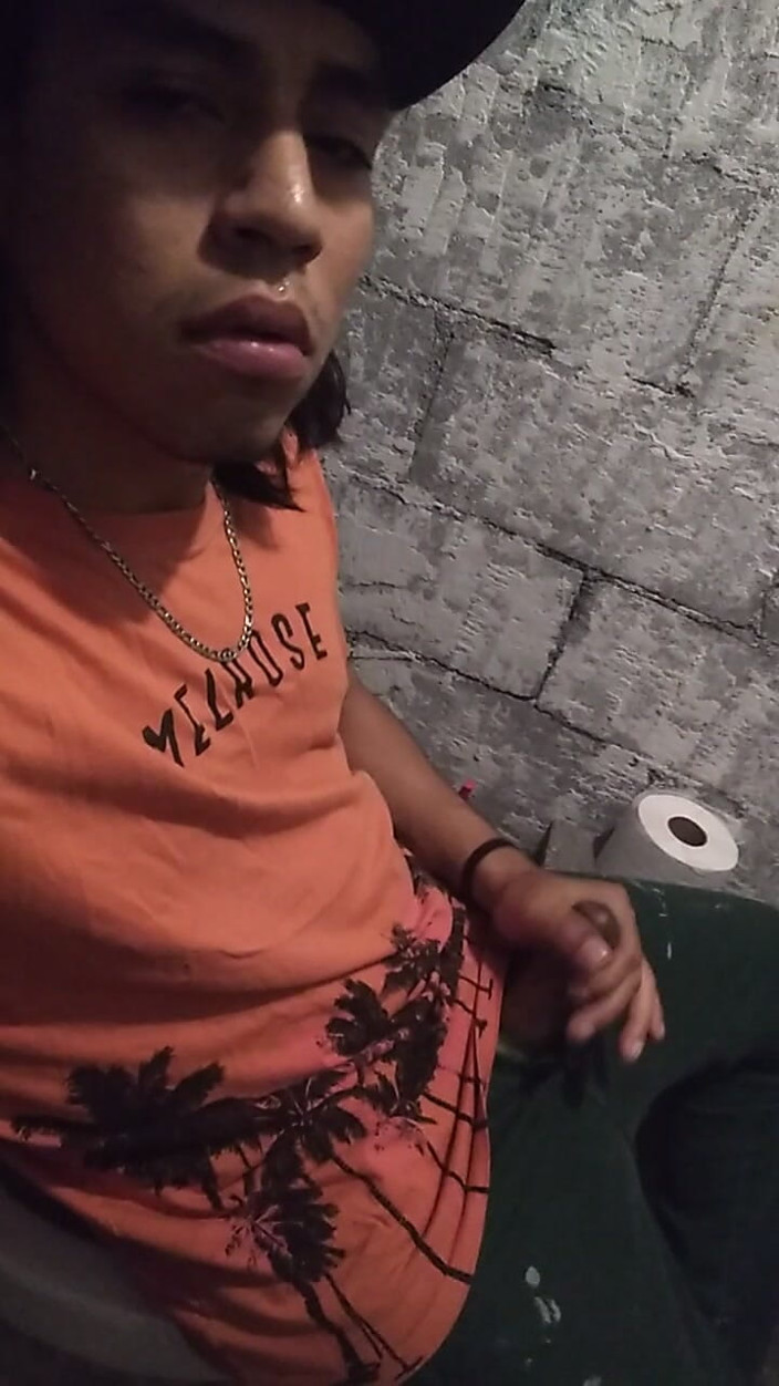 AlexAlejandro13: 这个充满欲望的男人想要发生性关系