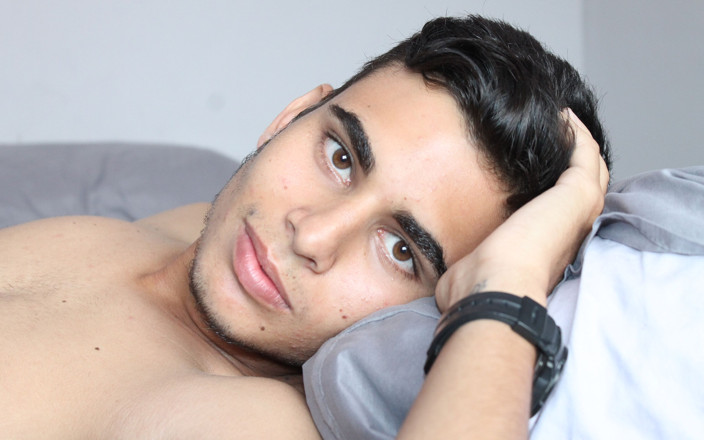 Latino boys porn: सुंदर युवा लड़के को सुकेसिंग