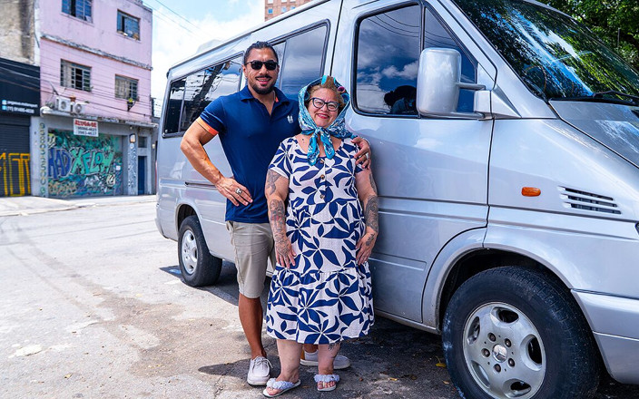 MaturePickup: Un gros cul mature tatoué se fait baiser dans une...
