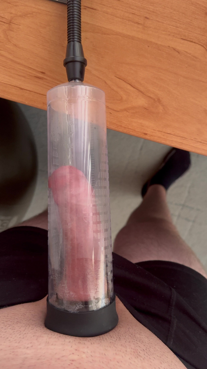 SoloEdgeMaster: J’ai pompé mon pénis avec une pompe à vide et j’ai...