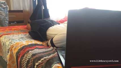 Littlesexyowl: Mi padrastro no me deja hacer mi tarea, él siempre quiere...