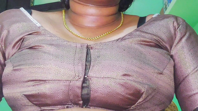 Desi Mohini: Geile Indische Bhabhi ontmoet de nieuwe buurvrouw