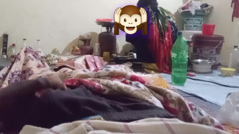 Bengaliauntykichut: Yo estaba cocinando y el tipo se masturbó a mis...