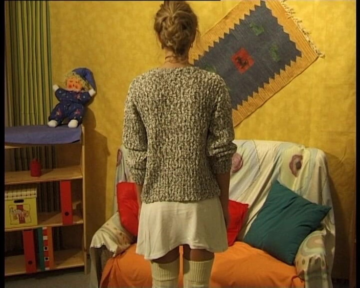 YOUR FIRST PORN: Komm Und Wichs Mit Mir - Jaquelin Datang Dan Melancap Dengan...