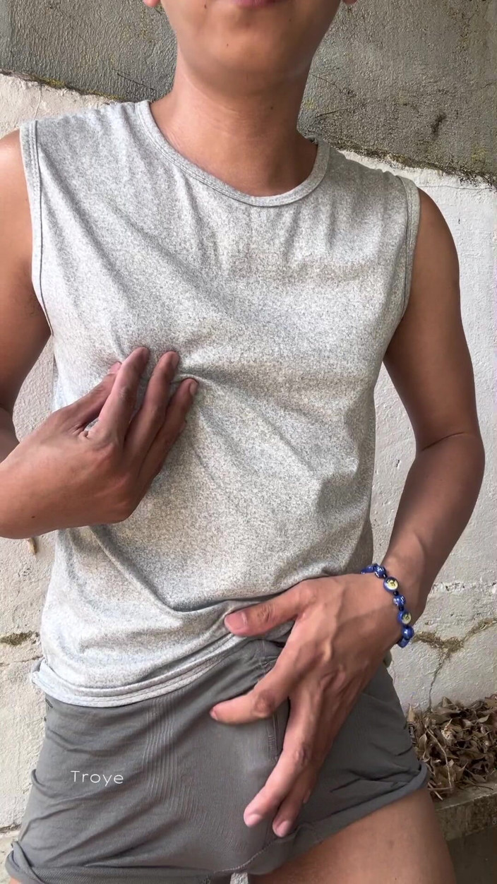 Troye_AsianPinoy: mere sautele bhaee ko mere bare land ke saath bahkaana