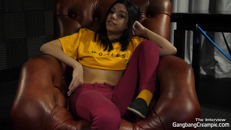 Aziani: Minionă latino minionă Harmony vorbește sex