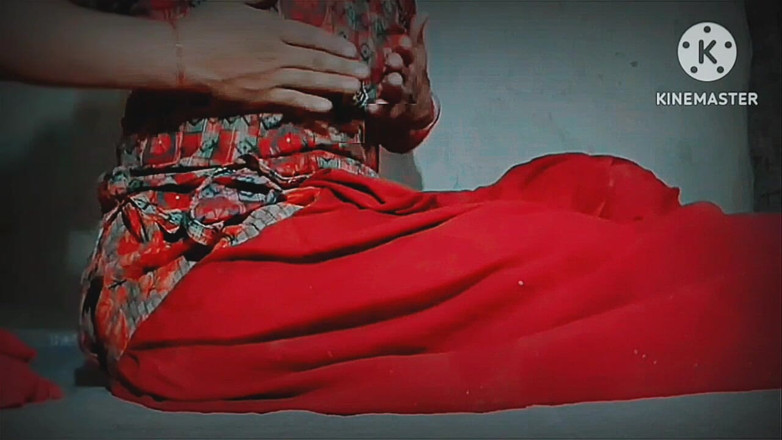 TricolorMusic3: Gadis hot ini pamer tubuh aduhainya dan nungging gaya doggy...