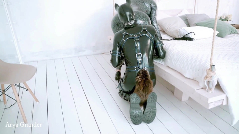 Arya Grander: Femdom nhập vai tích cực nóng bỏng