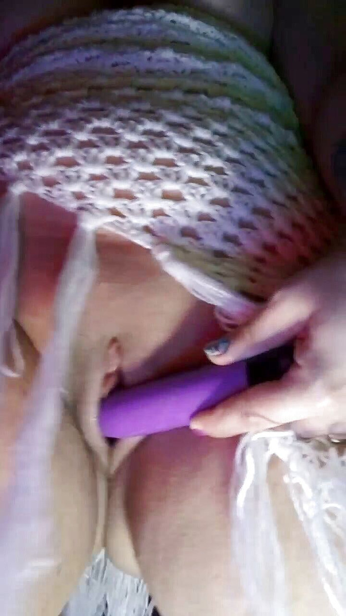 Flaviolinca studio: Masturbation de la chatte avec un vibromasseur