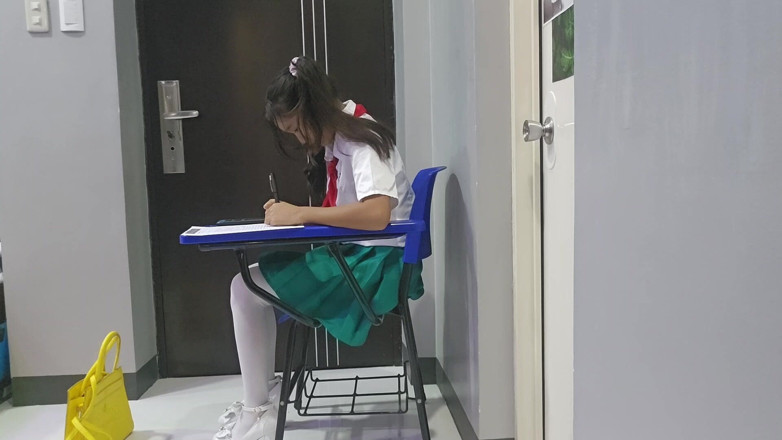 creamberryfairy: Zdesperowany student siusiu
