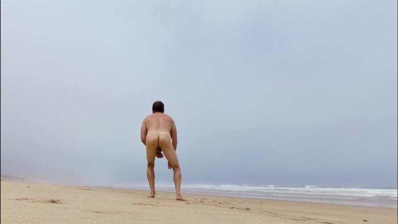 Hunggaystudza: 해변에서 벌거벗은