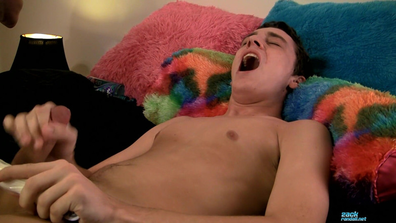Zack Randall: Gioco con il toy per twink bradley