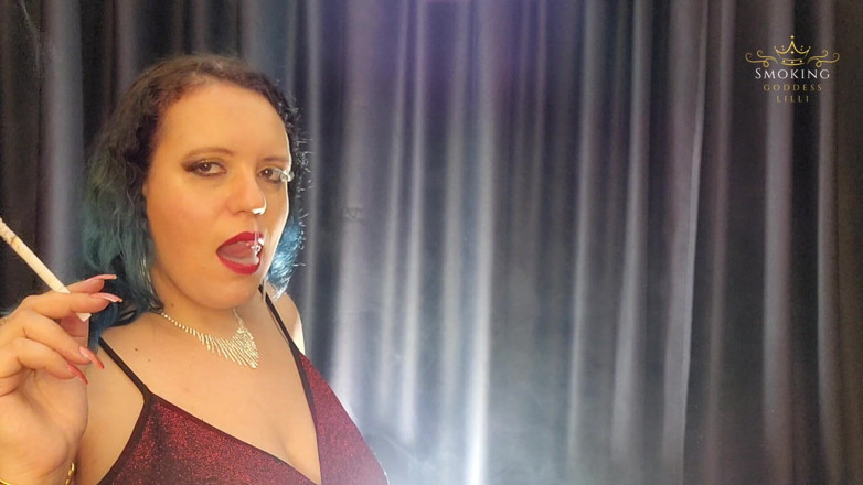Lilli Cukierek Cox: Lilli Smoking Vs120s