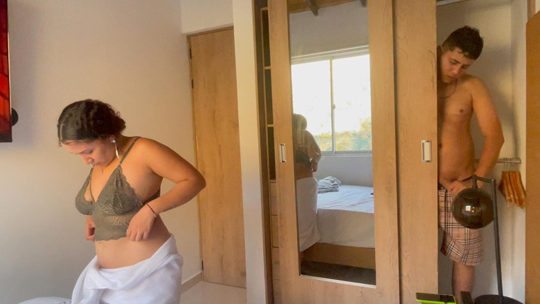 Angela Palvin: Ich finde meine stiefschwester in meinem zimmer und ficke sie...