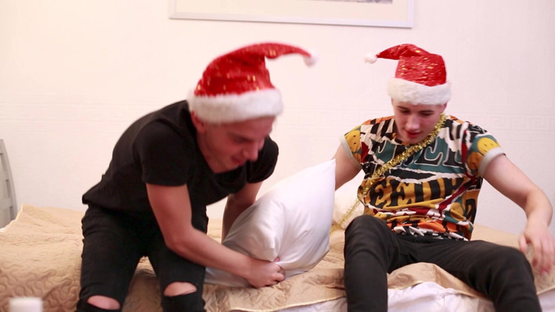 Gay Deluxe: Frohe schwanzmas!