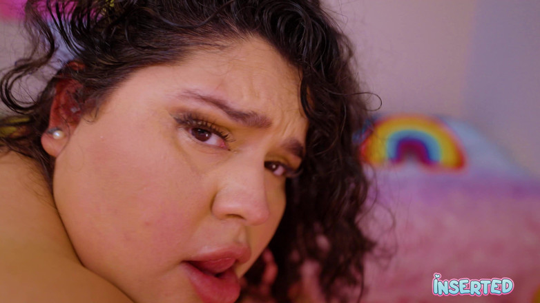 Inserted: Karla Lane, fille insérée, fait une oral baveuse
