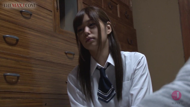 Asian happy ending: Joven sirvienta asiática es seducida de su jefe - parte 1