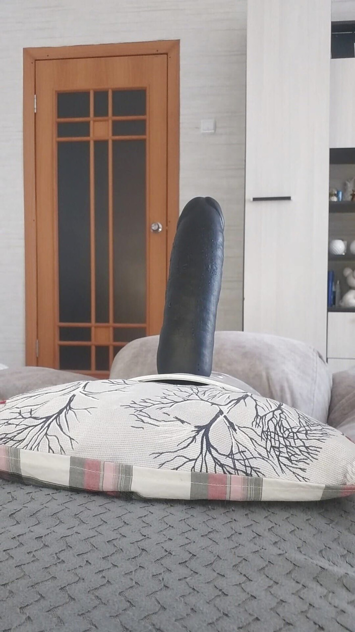 Annyfist: Enorm dildo.