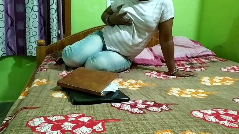 Popmini: Profesor indian sex cu înregistrare de acasă cu studentă pe blugi-...