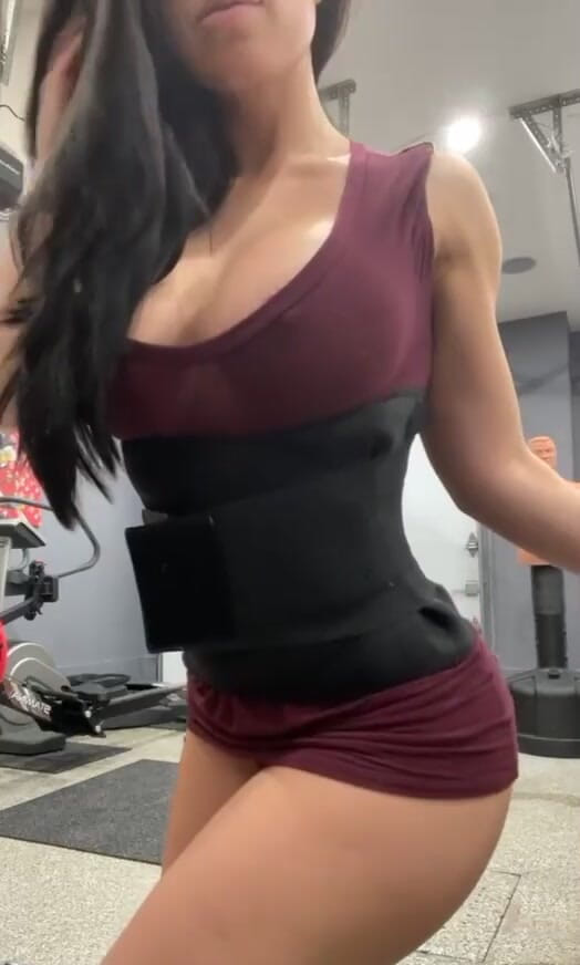 Miss Lexa: Ținuta mea de antrenament nimic, dar un tricou