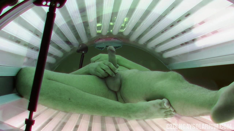 Czech Gay Solarium: Solarium gay tchèque 5 en solo avec un twink bien monté -...