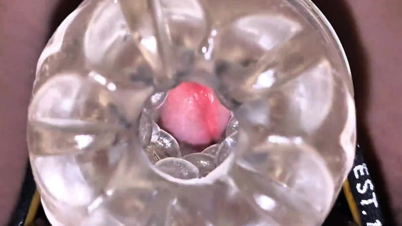 Candylove: Flaşda mastürbasyon orgazmı için alette yakın çekim yarak