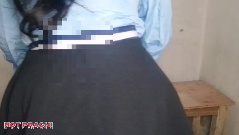 Hot prachi: Une étudiante desi du village se fait baiser par son copain,...