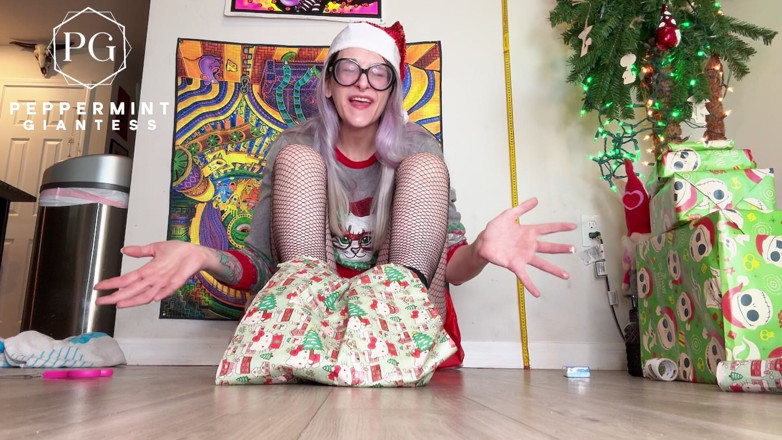 Peppermint Giantess: Geschenk eingewickelt, Größe 16 Füße für Weihnachten, wickelt meine zehen ein,...