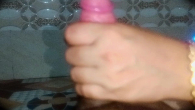 Zyan_rocky: İlk yeni evli ateşli yenge emiyor ve elle muamele çekiyor