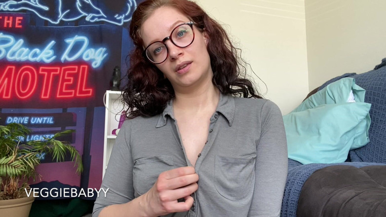 Veggiebabyy: 小奶子穿孔乳头女神崇拜