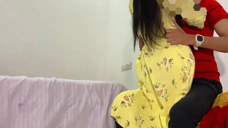 Desifilmy45: Rakhi 휴일에 델리에서 온 처녀 의붓여친, 그래서 후배위 스타일로 그녀의 보지를 존나게 따먹어