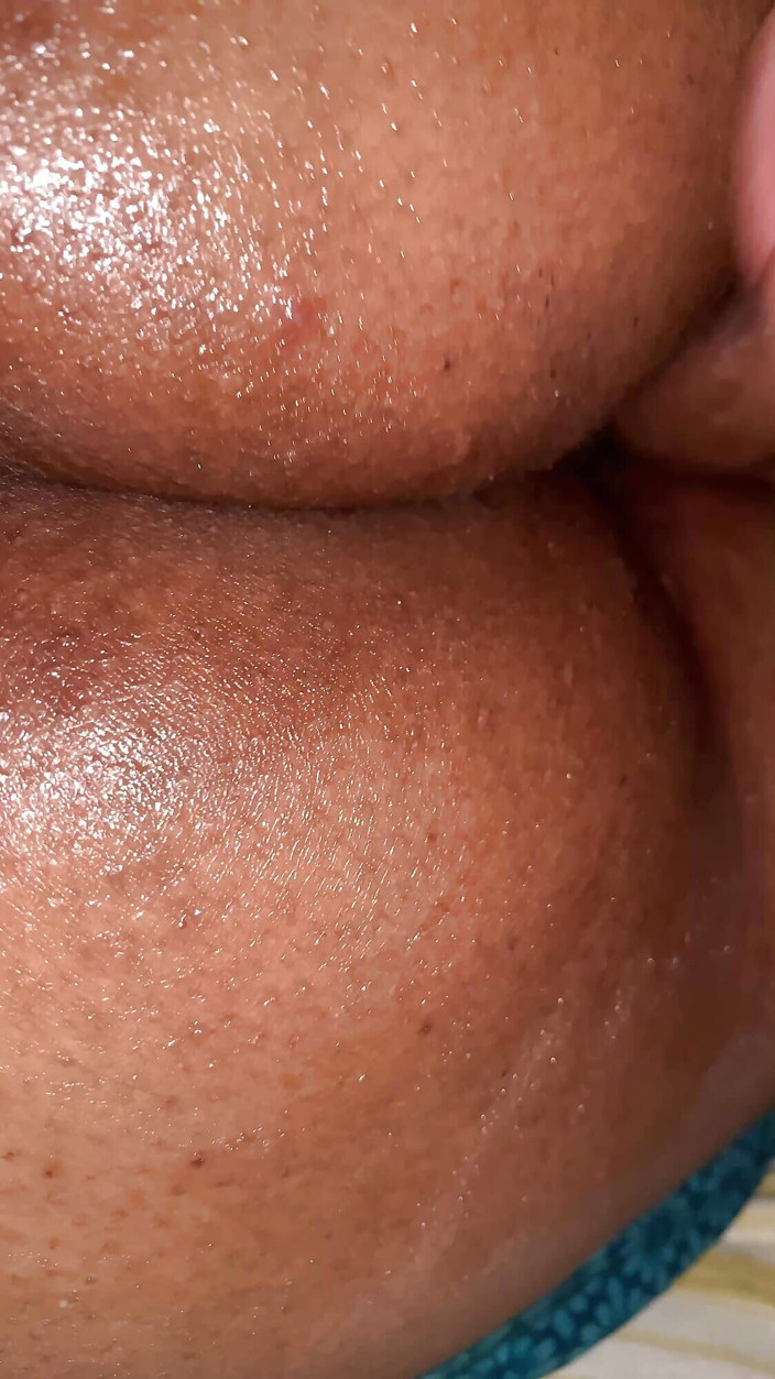 Karane: Un beau-fils baise sa belle-mère