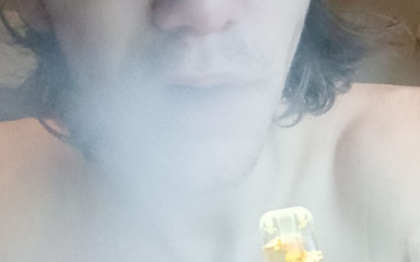 Smoke fetish: Курець гладить великий камшот