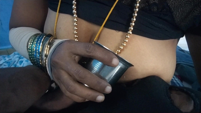 Benita sweety: Anni et moi nourrissons du lait chaud dans ma chambre