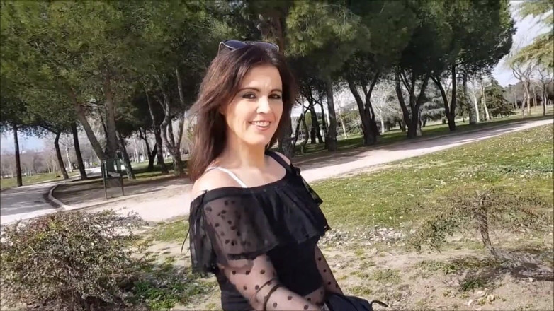 Montse Swinger: POV Blowjob di Luar Ruangan