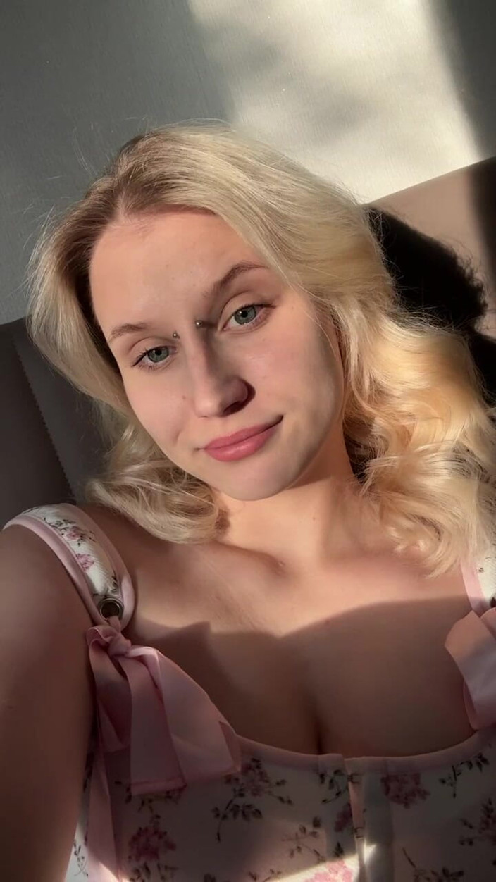 MertyXXX: Palenie W Łóżku