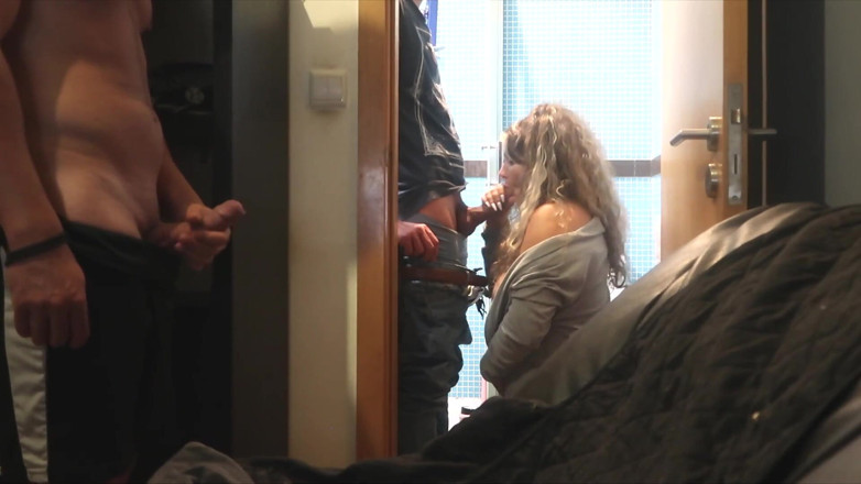 GamingCouple: I caught my wife with another guy in the bathroom