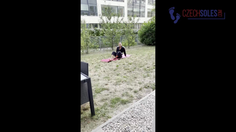 Czech Soles - foot fetish content: Karatéka, déesse des pieds