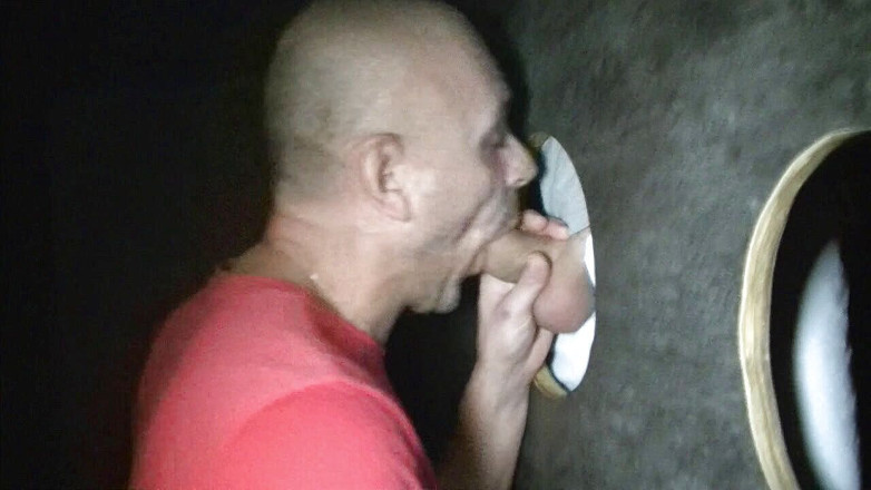 USED BAREBACK BY PORNSTARS HUGE COCK: Von papi in gloryhole und mehr gelutscht