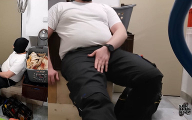 Sneakers Gay Graz: Tehnicianul devine slab - Adulmecă și labă