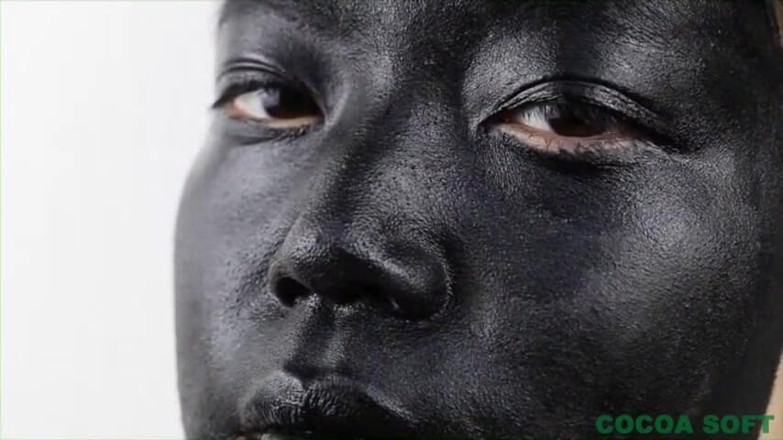 Cocoa Soft: Masturbazione dopo la sessione di body painting. Giovane ragazza asiatica