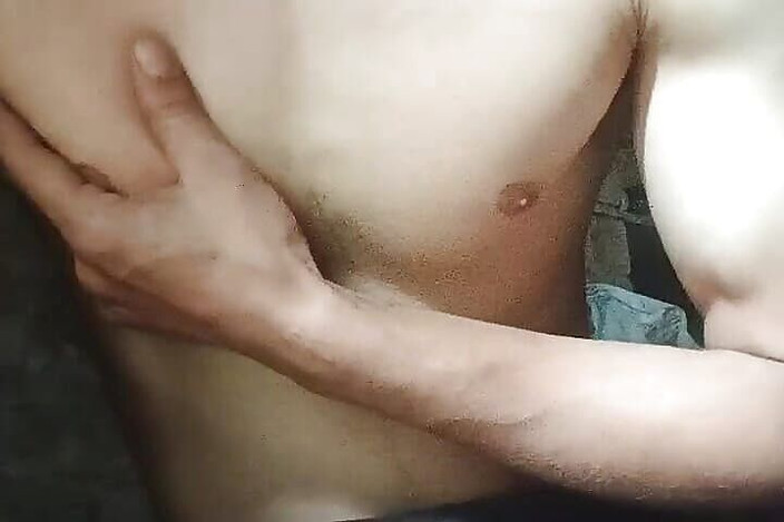 Thakursammy: Ragazzo indiano che mostra le sue tette