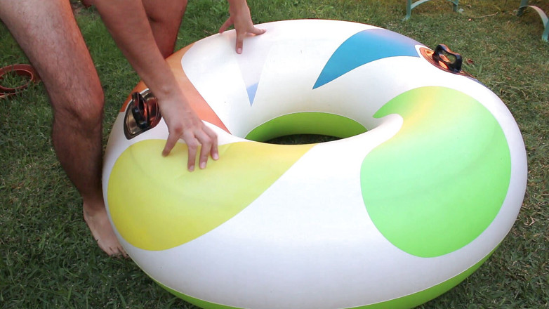 Inflatable Lovers: Velké plavání