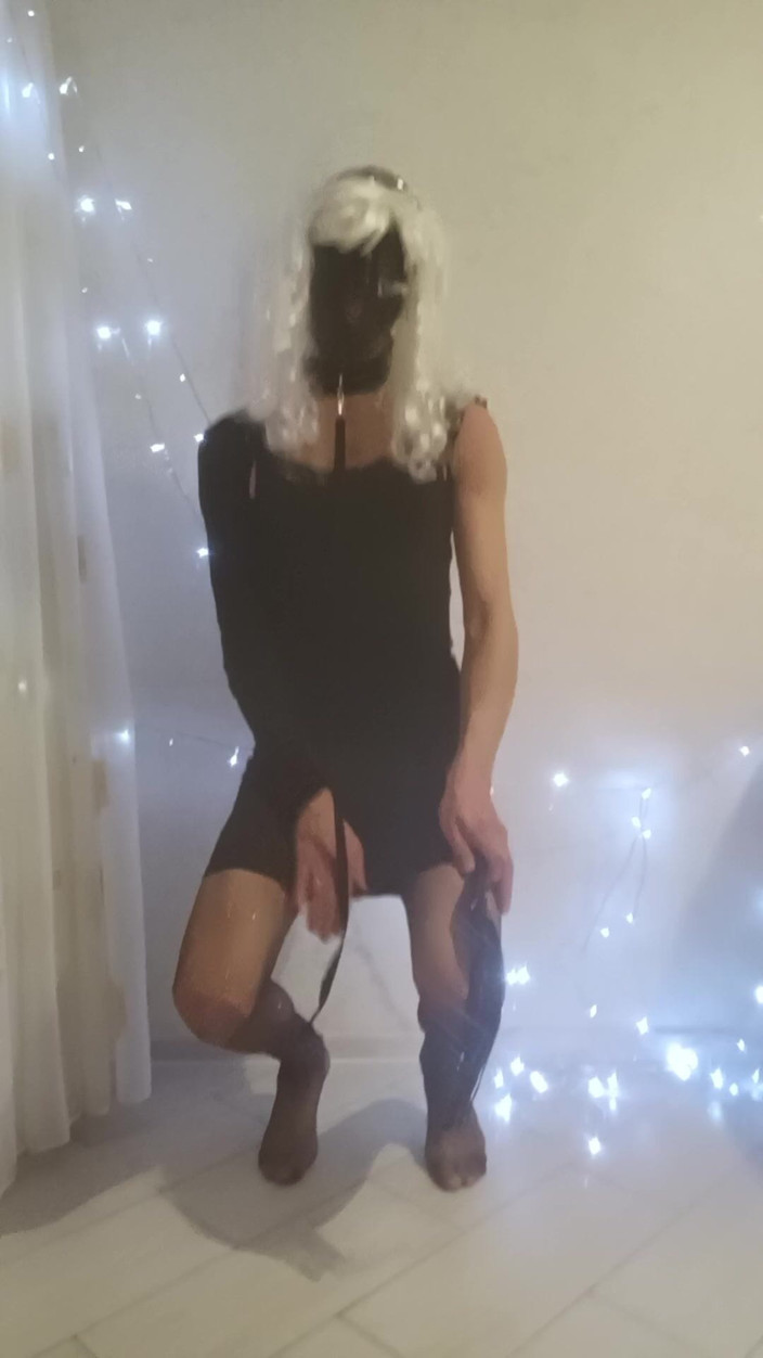 Boy in a skirt: Kluk venku, holka uvnitř