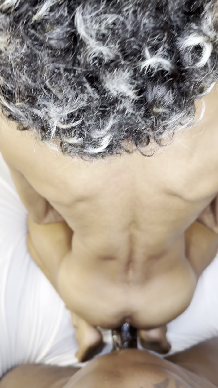 DADDYBLACKXXX: Старший чоловік трахає молодого крихітного твінка